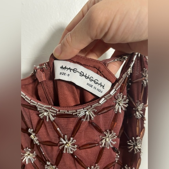 MAC DUGGAL
BEADED MESH MINI DRESS - Picture 10 of 12